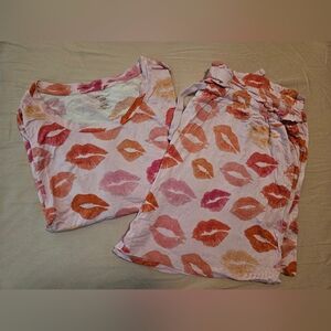 Posh Peanut womans short sleeve scoop shirt loungewear Kiss Lips XL 12-14